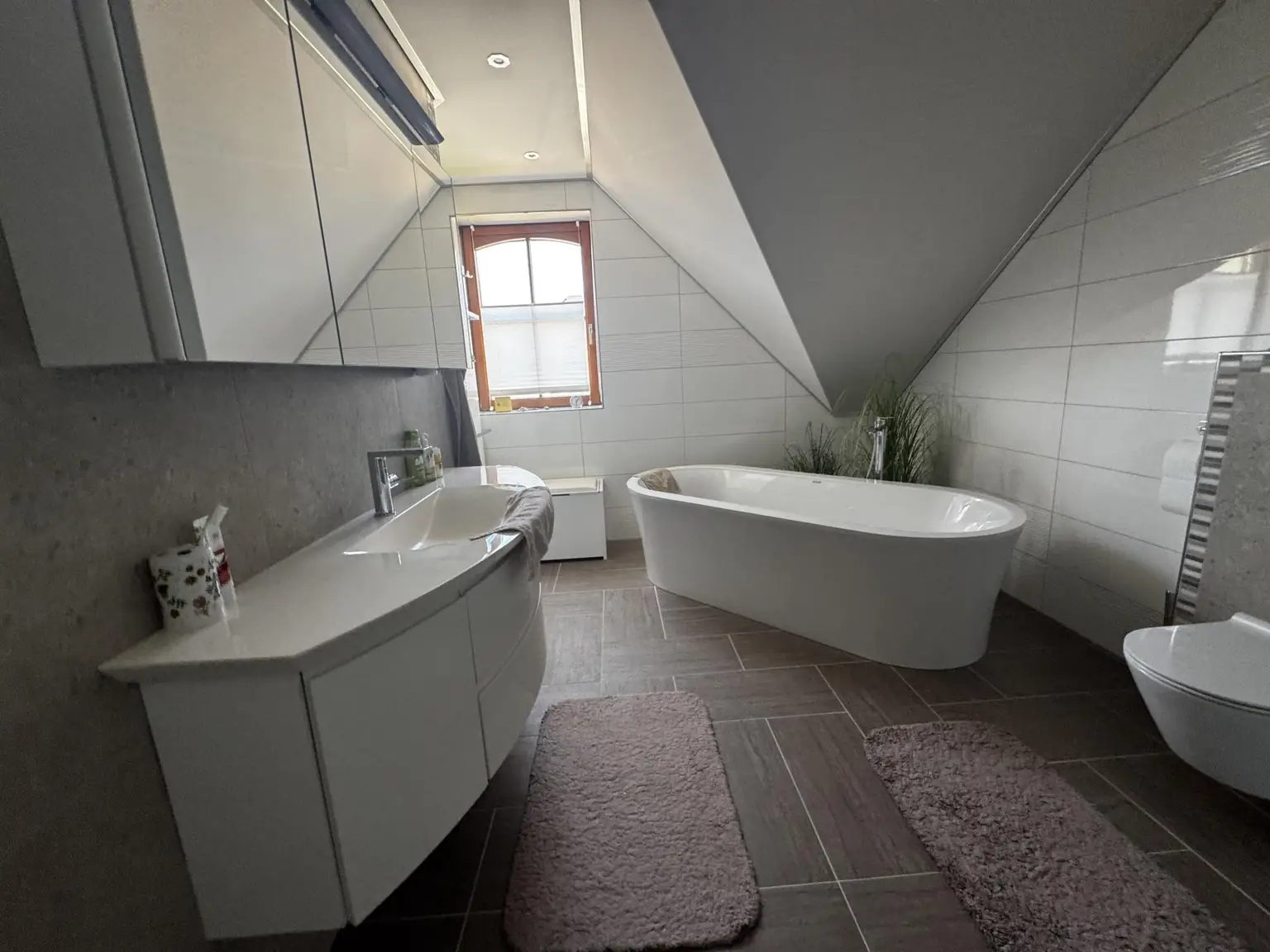 Ein ZUHAUSE zum Verlieben! Doppelhaushälfte mit Pooloase und ausgezeichneter Infrastruktur