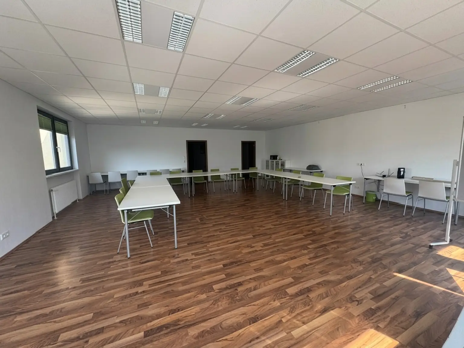 Konferenzraum mit 77,05 m², sehr gut teilbar in mehrere Büros