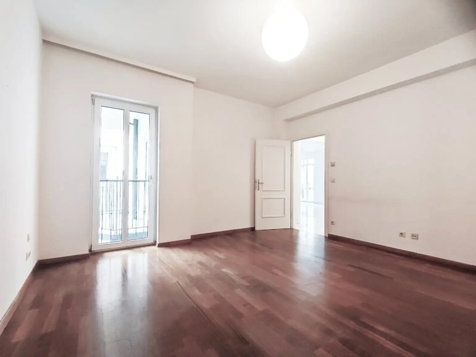 Hofseitiges Schlafzimmer