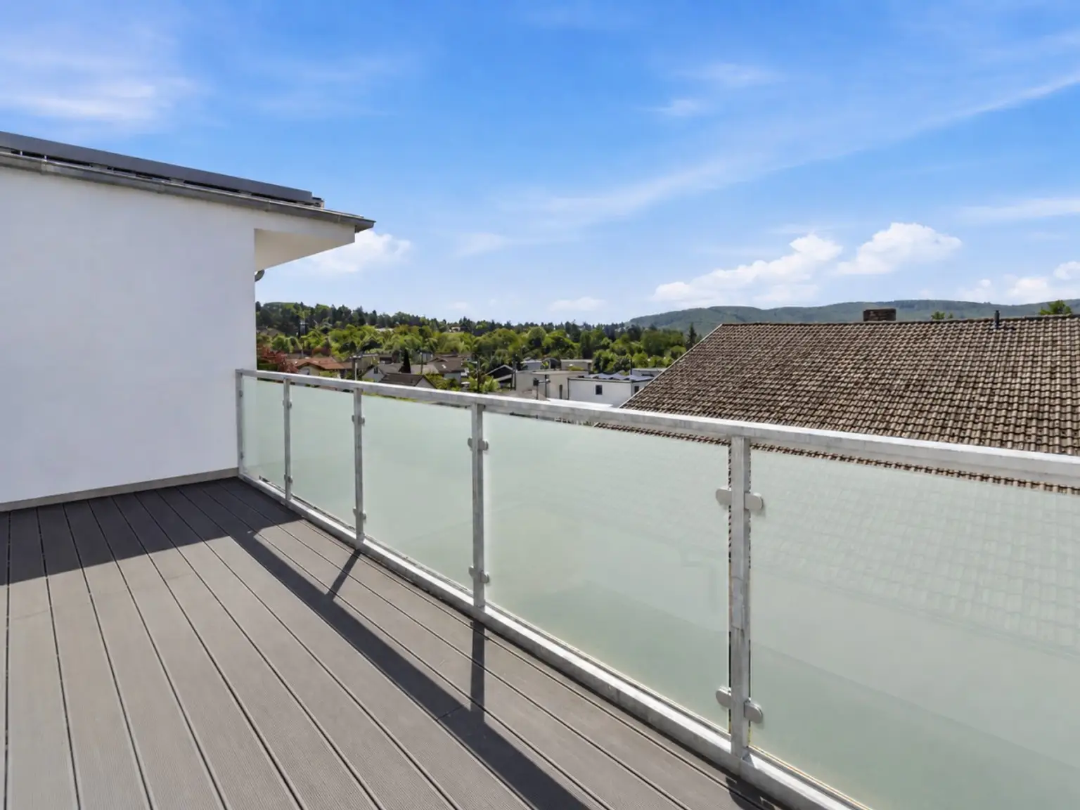 P | ++ NEU ++ EXKLUSIVE Traumwohnung - mit AUSBLICK | Prima Service Immobilien
