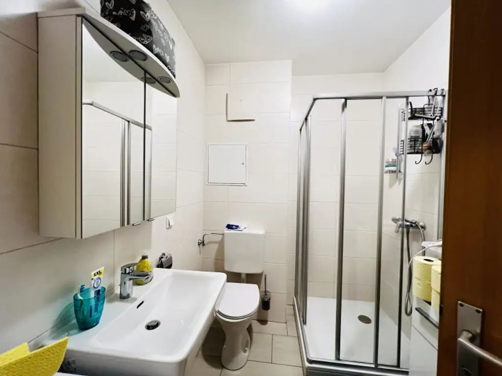 Loosdorf-Zentrum: Charmante, helle Wohnung für € 450