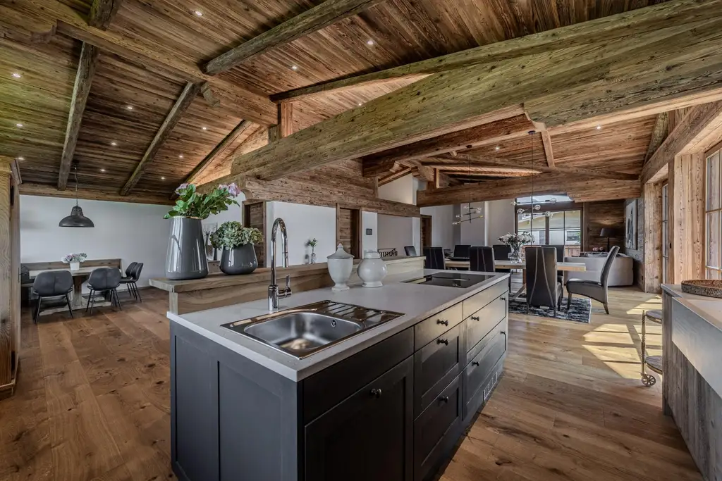 Traumhaftes Alpenchalet mit Outdoor Pool und Saunahaus