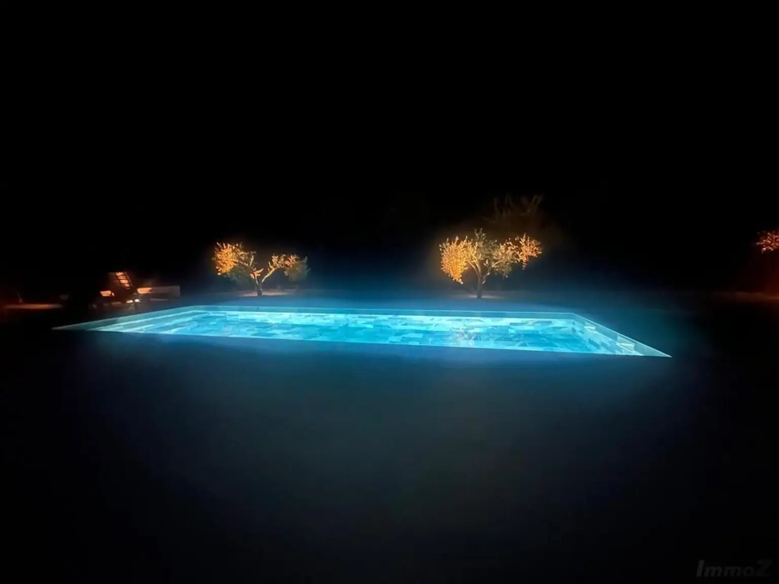 EE58B85A-C212-4B53-83E2-7195C96D145B_1_105_c