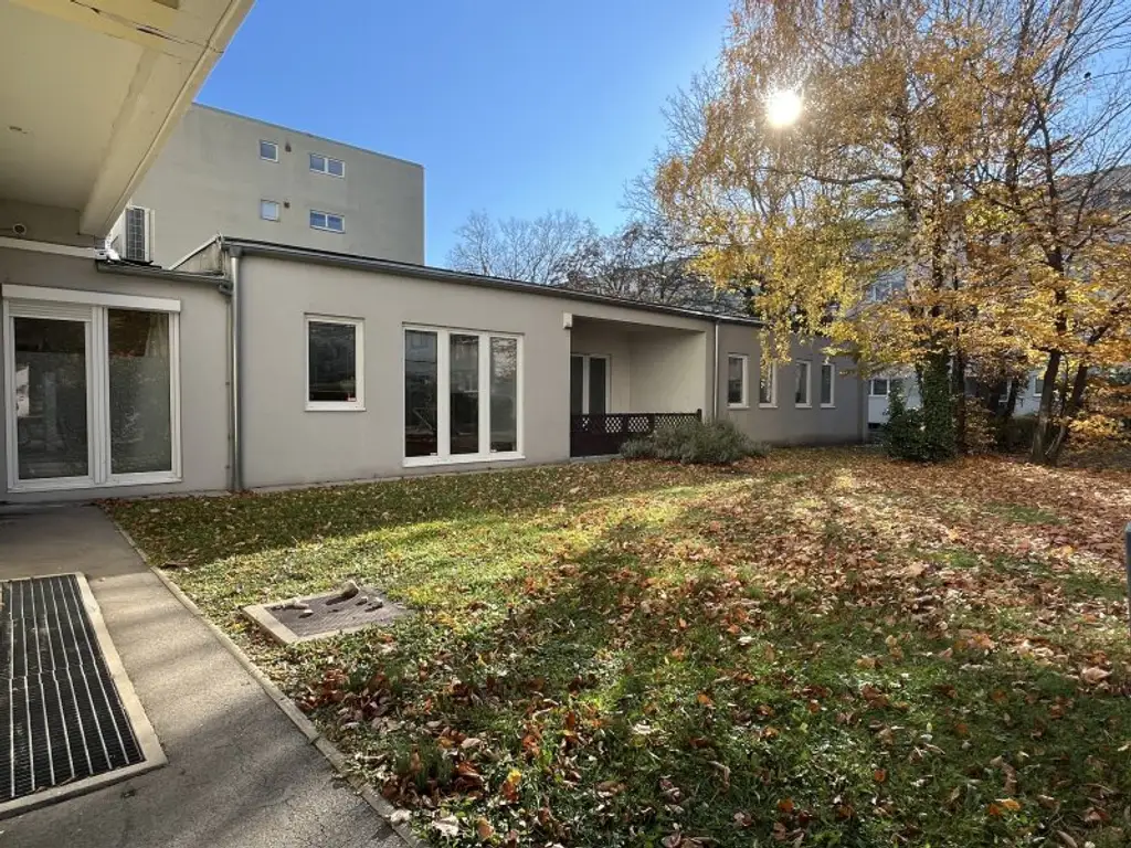 Vielseitig nutzbare, sanierte Praxis / Wohnung in zentraler Bahnhofsnähe in Brunn am Gebirge – Kauf oder Miete möglich!