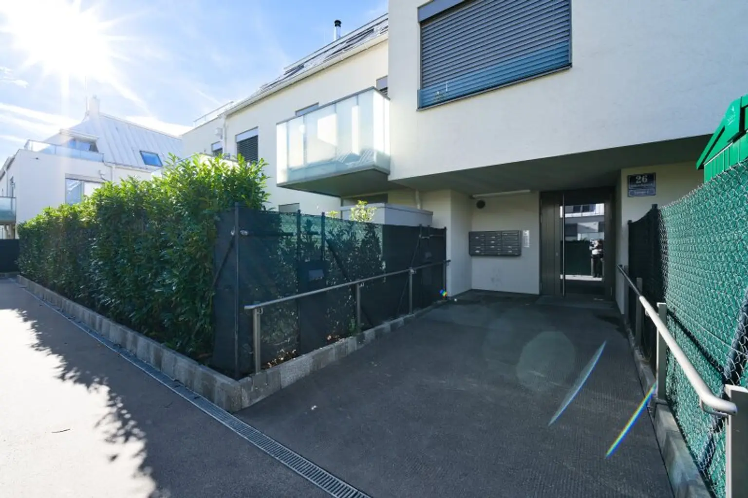 Sonnige 3-Zimmer-Eigentumswohnung mit Südterrasse & Garage – ruhig, grün & citynah an der renaturierten Liesing