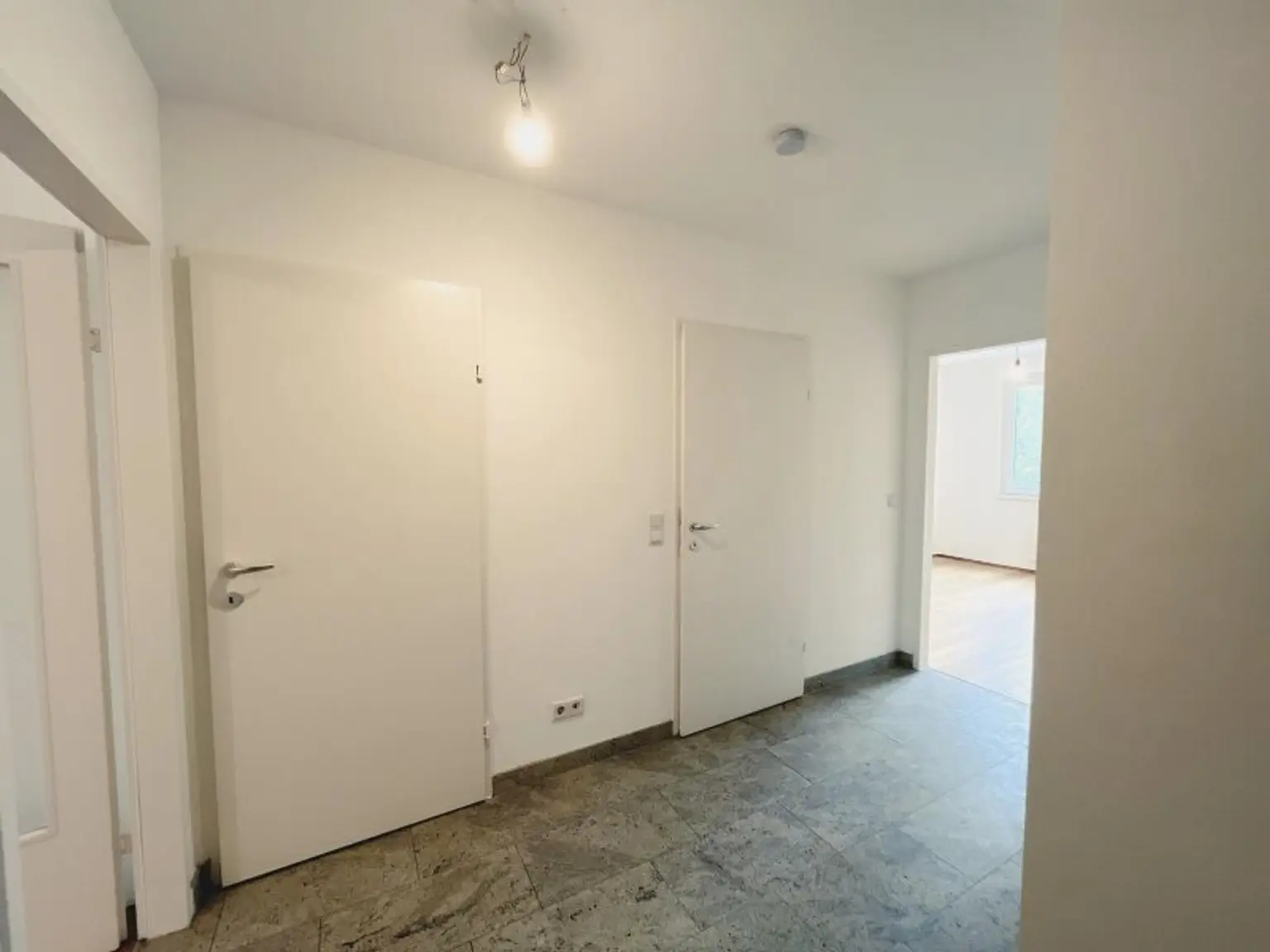 Moderne 2-Zimmer-Neubauwohnung mit Balkon!