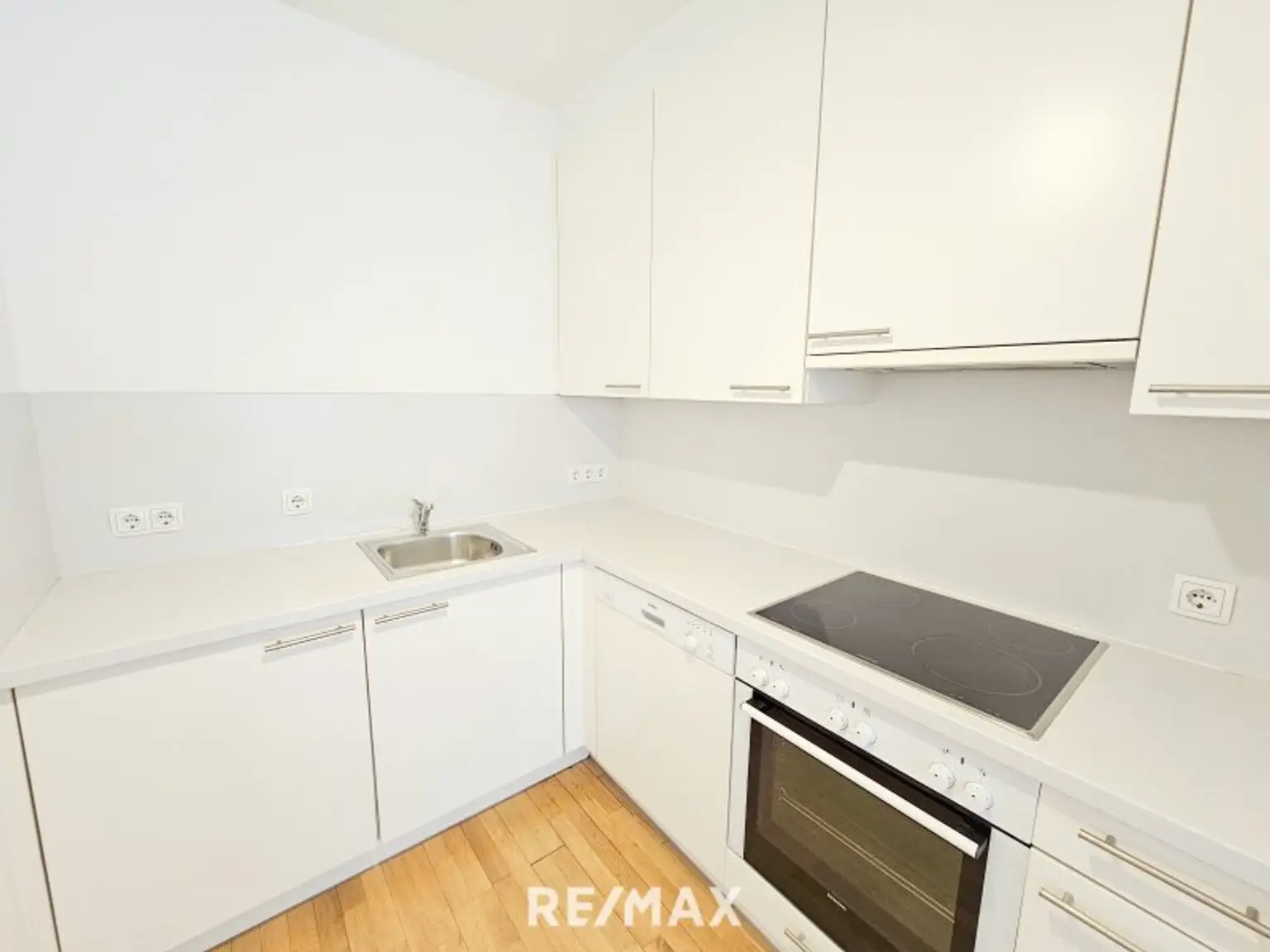 Küche mit allen Geräten