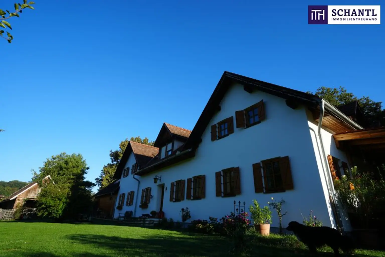 SENSATIONELLES JUWEL! Exklusiver Vierkanthof im Thermenland Steiermark – Wohnen, Reiten & Leben mit Pool und Natur!