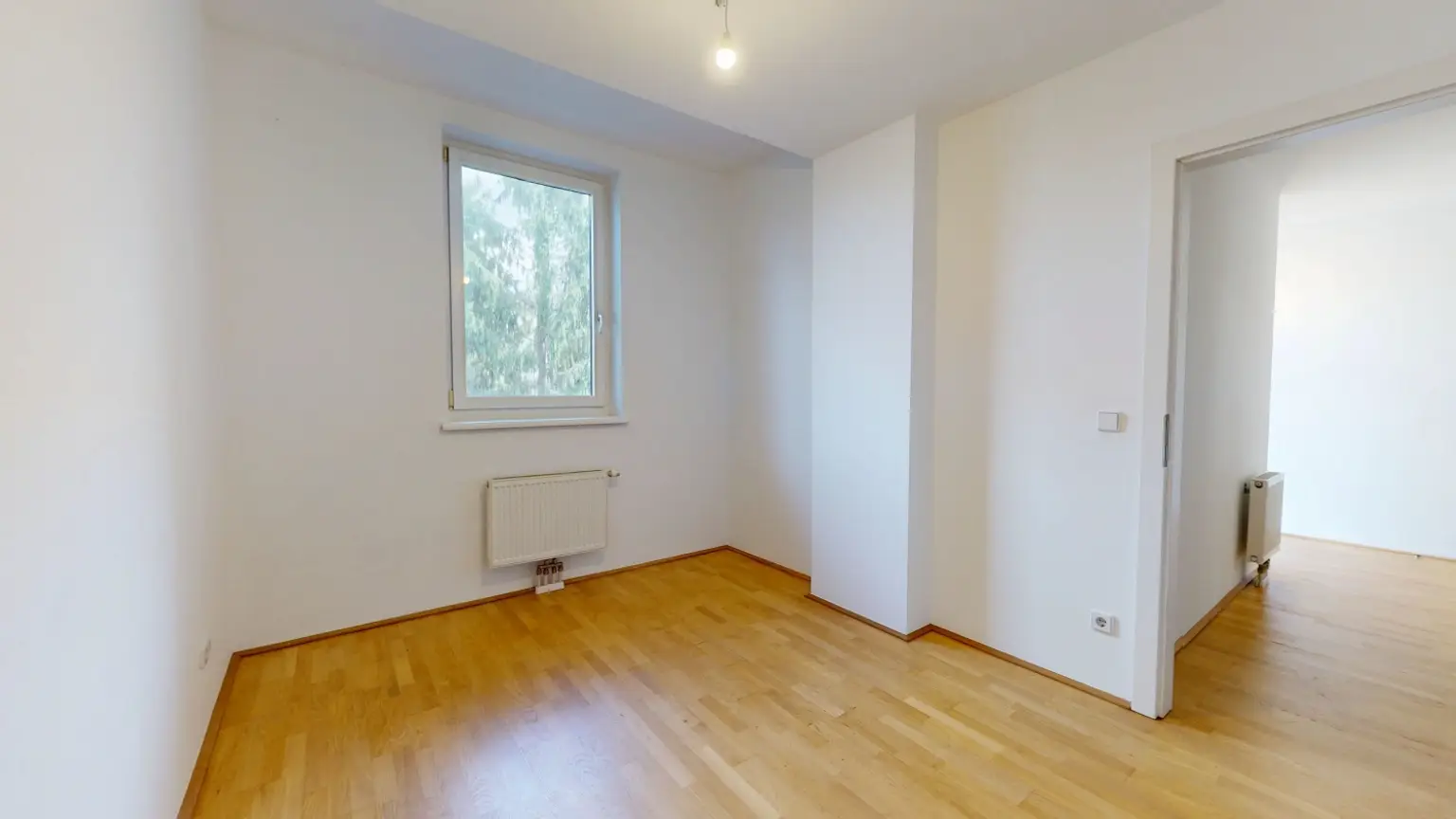 Historischer Charme trifft moderne Wohnqualität – 
3-Zimmer-Wohnung mit Innenhof-Terrasse