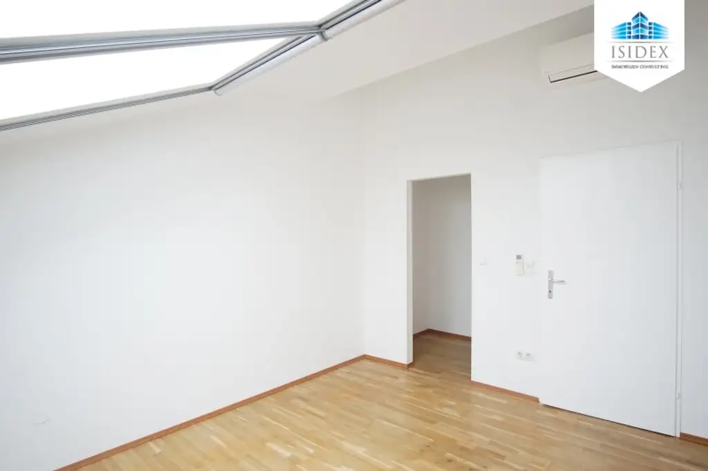 **NEU** Top ausgestattete 3-Zimmer DG-Maisonetten-Wohnung mit großzügiger TERRASSE und SAUNA! Perfekte Lage!!