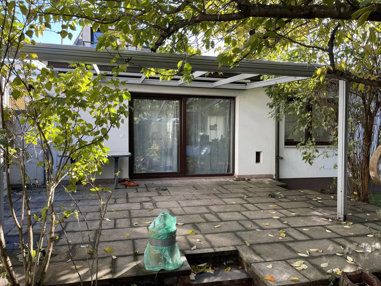 Mehrfamilienhaus mit Garten