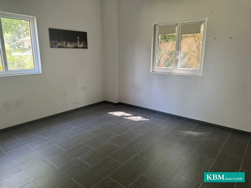 Zweifamilienhaus mit 2 getrennten Wohneinheiten in ruhiger Lage steht zum Verkauf!