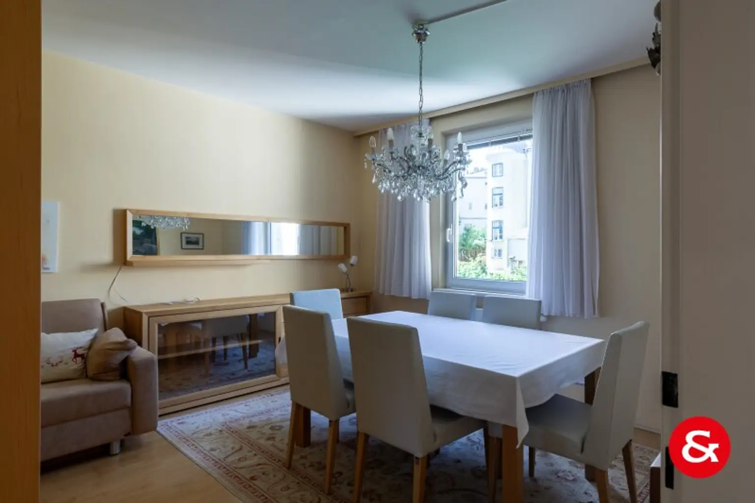 DREIZIMMERWOHNUNG IN RUHELAGE  UND TOLLEM GRÜNBLICK!