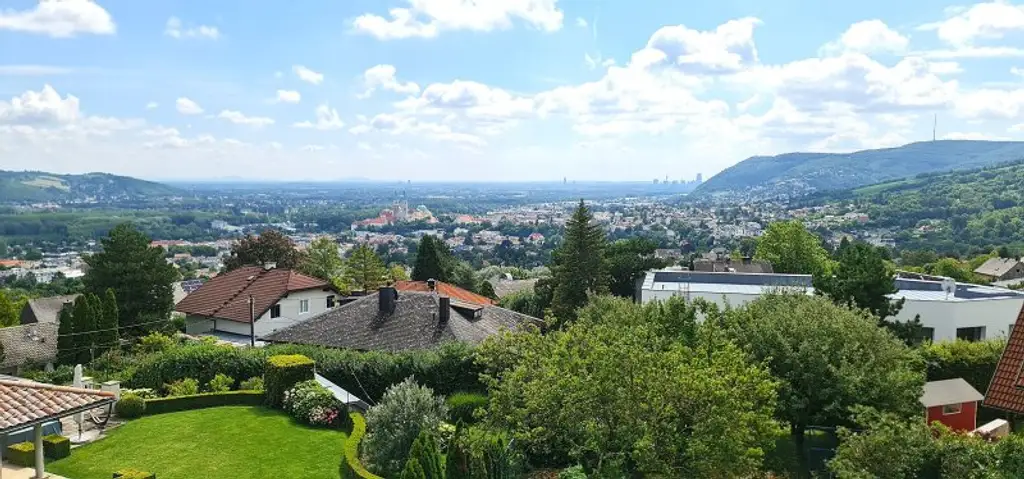 Villa in Aussichtslage am Ölberg