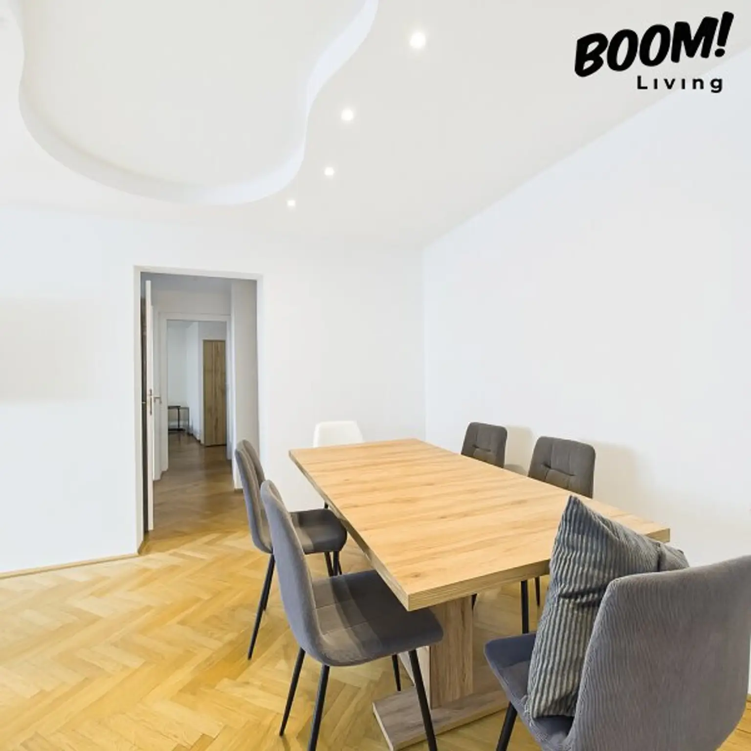 Familienfreundliche Dachgeschoss Wohnung mit 3-Zimmer und Terrasse mit perfekter Verkehrsanbindung – Wunderschöner Ausblick