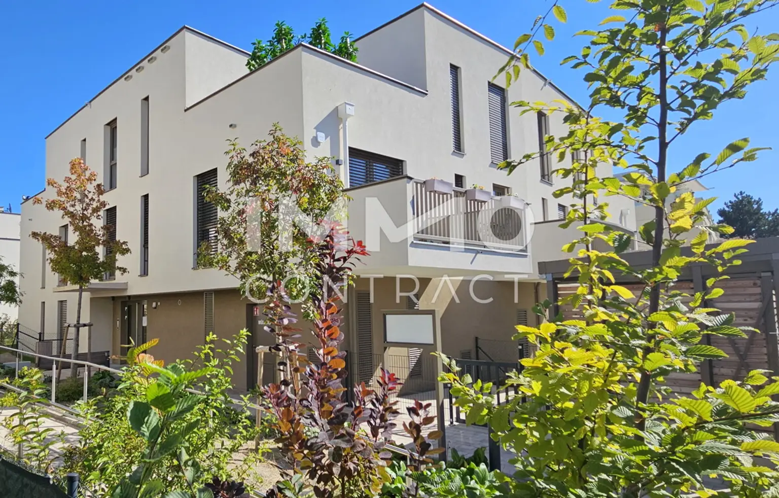 Grünblick und doch zentral: Helle 3-Zimmer-Wohnung mit Balkon m Erstbezug - Provisionsfrei!