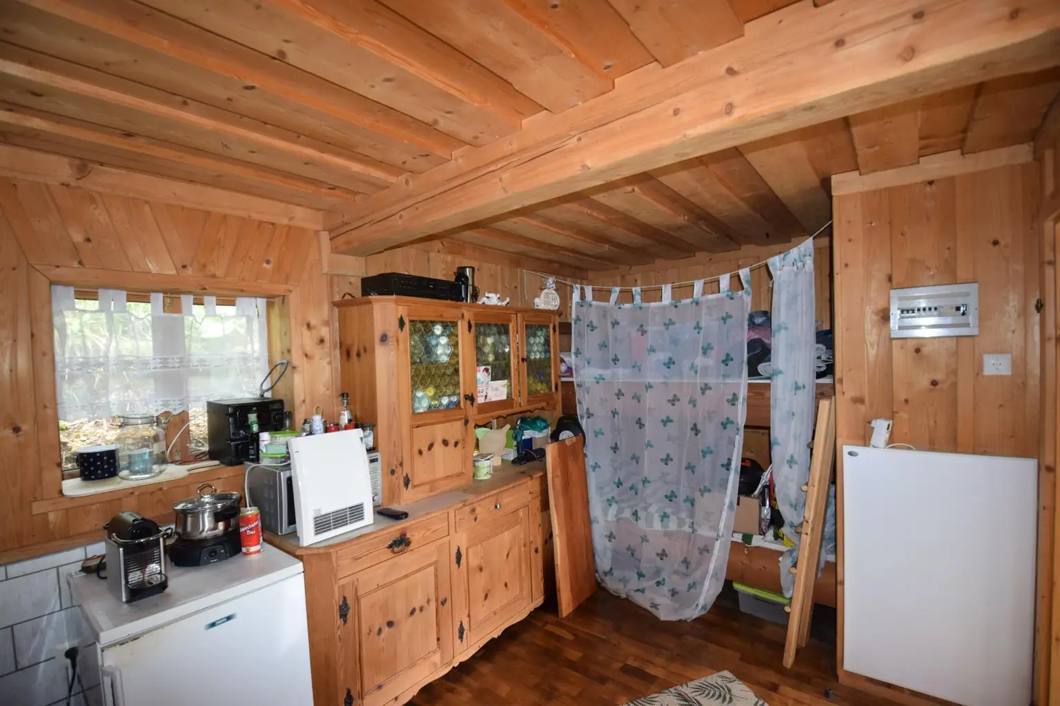 Gartenhütte mit Schlafplatz