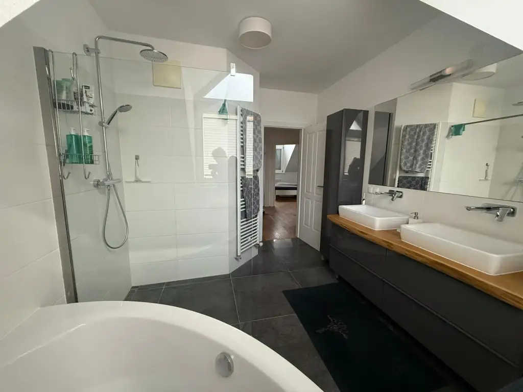 Traumhafte Penthousewohnung als Maisonette mit Dachterrasse und Garage