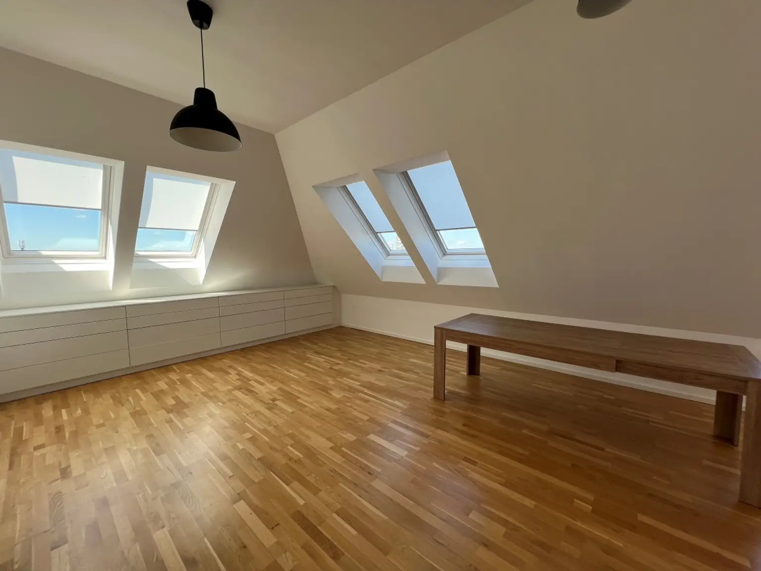 12 | MODERNE Dachgeschosswohnung - Top Zustand, Terrasse mit Ausblick | Prima Service Immobilien