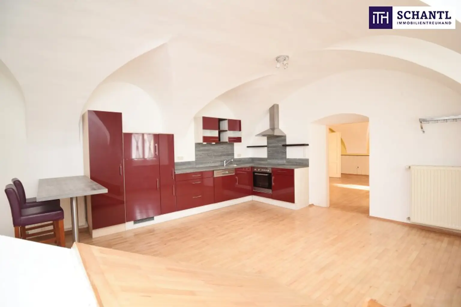 MÄRCHENHAFTE Wohnung im SCHLOSS inklusive Nutzung des SCHLOSSGARTENS! Ab sofort verfügbar!
