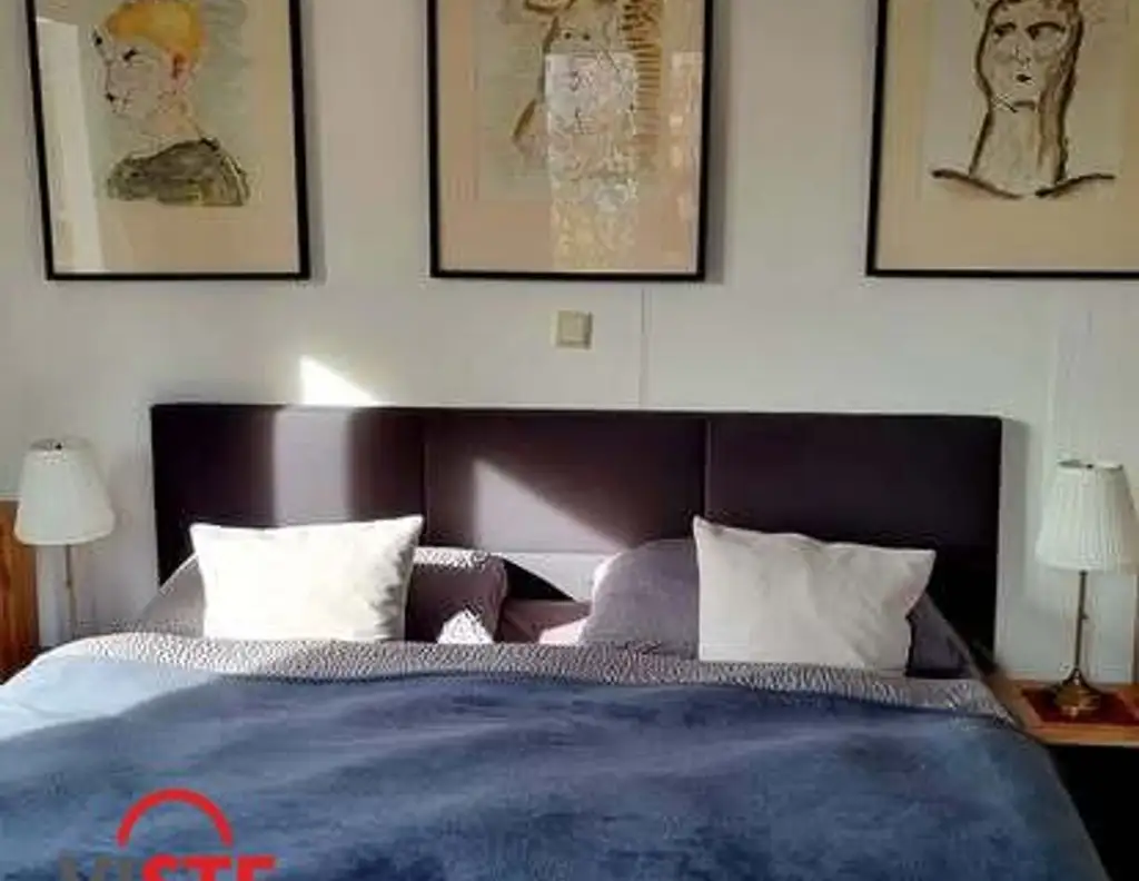 Kompaktes Wohnhaus mit 6 Kleinwohnungen - Anlageobjekt/Mitarbeiterwohnhaus in zentraler Stadtlage