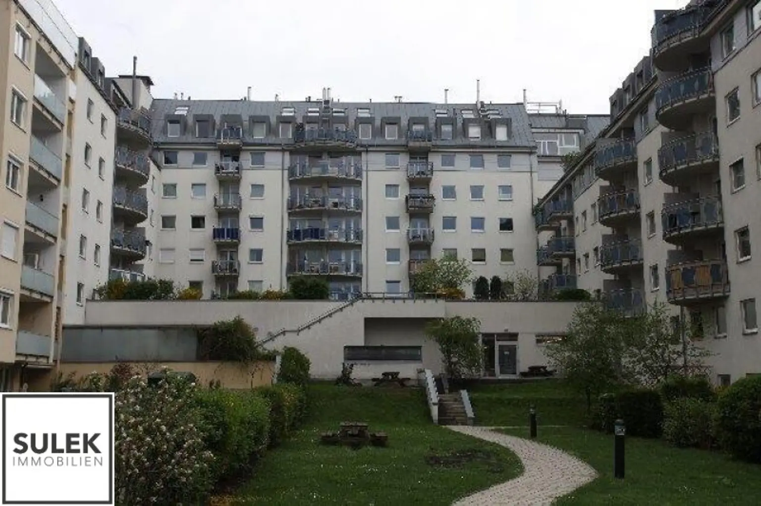 **VORMERKEN** ab Oktober: ruhige 2 Zimmer Wohnung mit praktischem Grundriss & Balkon (hofseitig)  & mit Stellplatz - Nähe Spengergasse // Matzleinsdorfer Platz