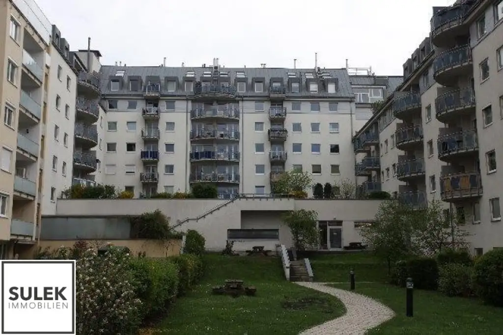 **VORMERKEN** ab Oktober: ruhige 2 Zimmer Wohnung mit praktischem Grundriss & Balkon (hofseitig)  & mit Stellplatz - Nähe Spengergasse // Matzleinsdorfer Platz