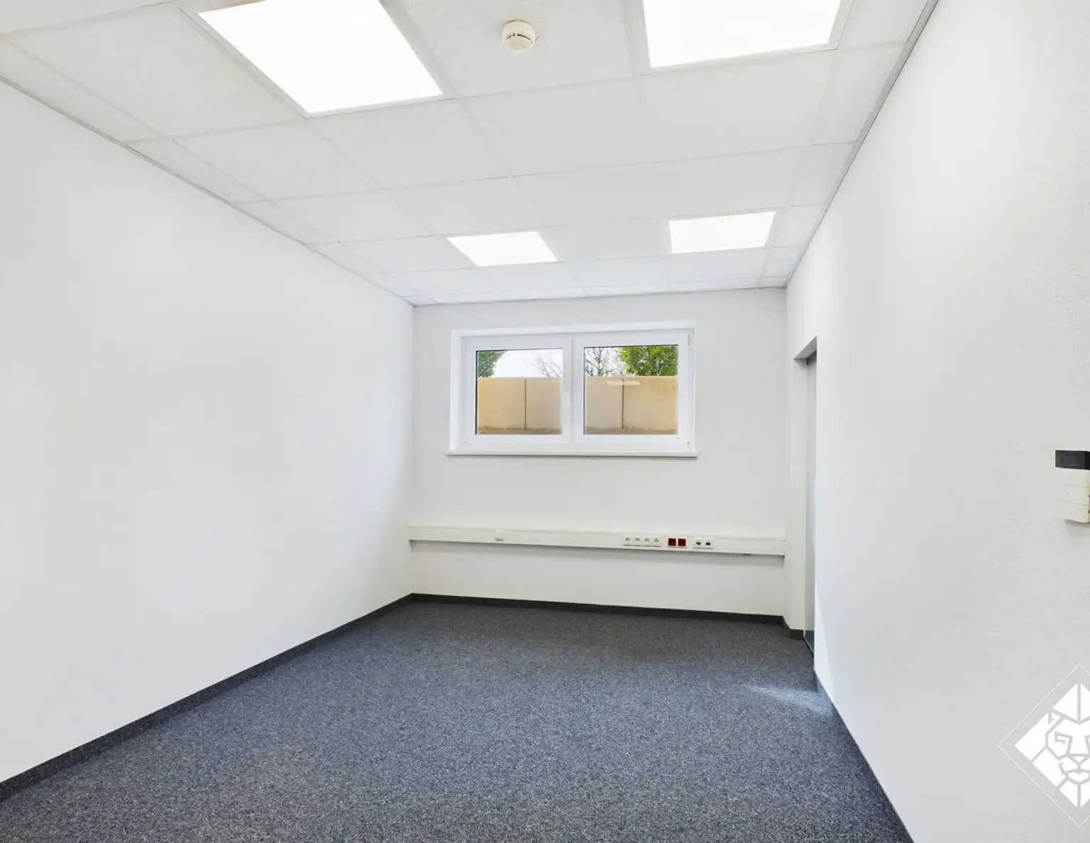Moderne Gewerbefläche: Flexibles Büro, Praxis oder Lagerraum in Top-Lage