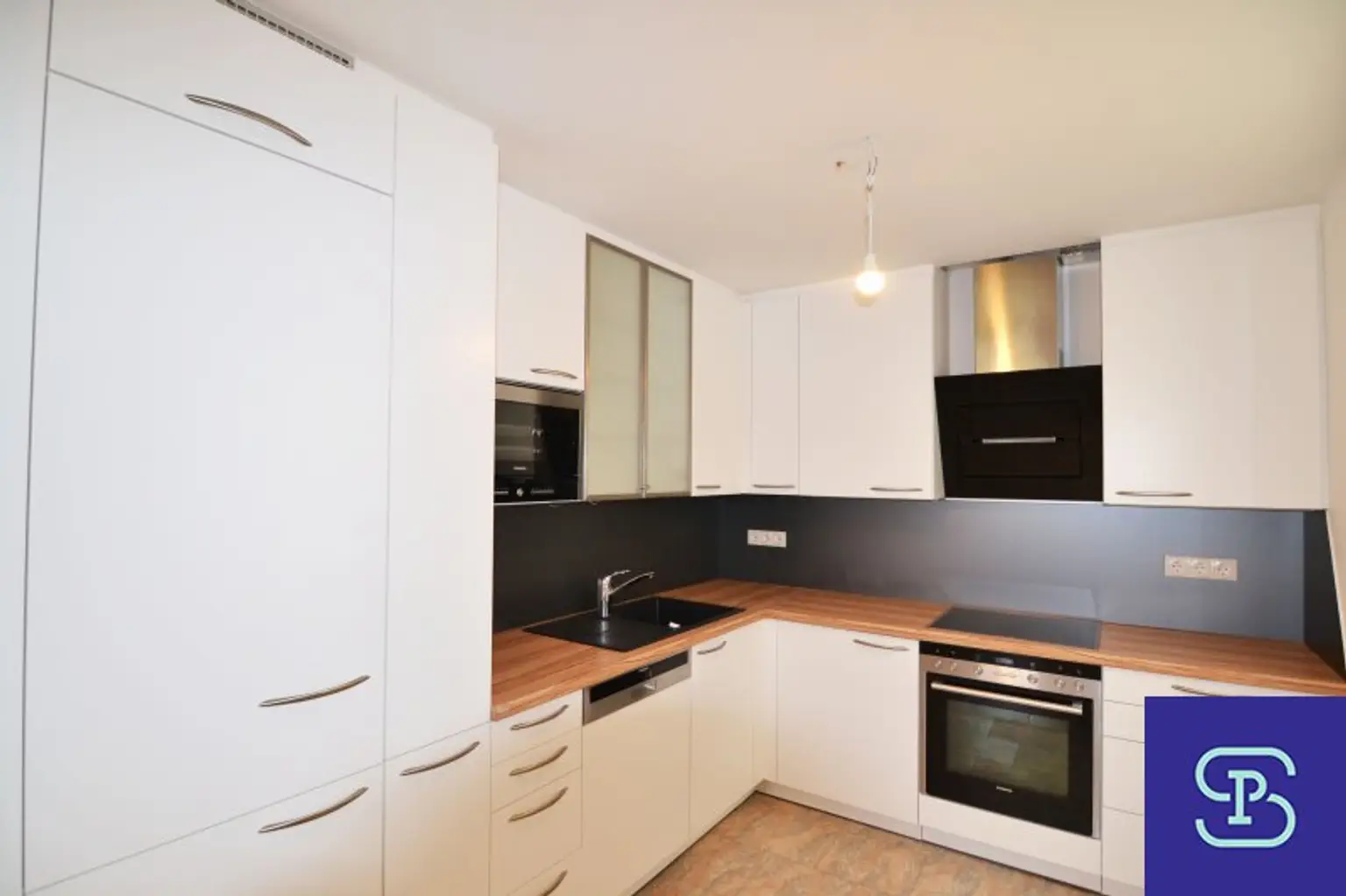 Sanierte 109m² DG-Wohnung mit Galerie Nahe Lainzer Tiergarten - 1130 Wien
