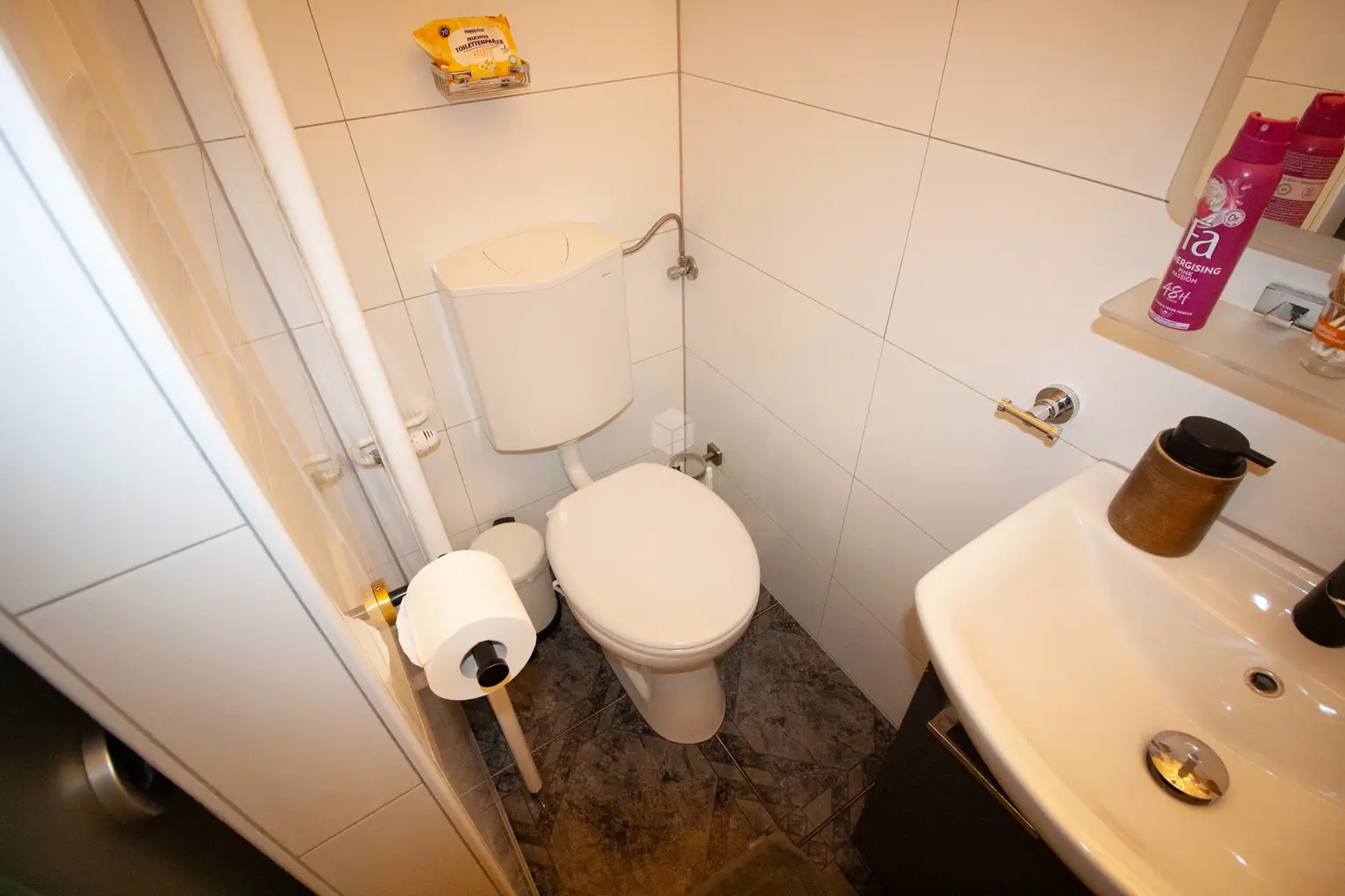 Ruhiges Altbaujuwel beim Belvedere – 3 Zimmer, voll möbliert & sofort bezugsfertig- 2 extra Wohneinheiten - Videos verfügbar!