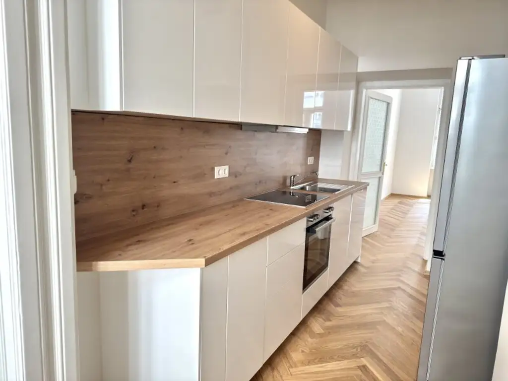 Helle Altbauwohnung mit Charme - Hochwertig sanierte 2-Zimmer-Wohnung im 3. Bezirk
