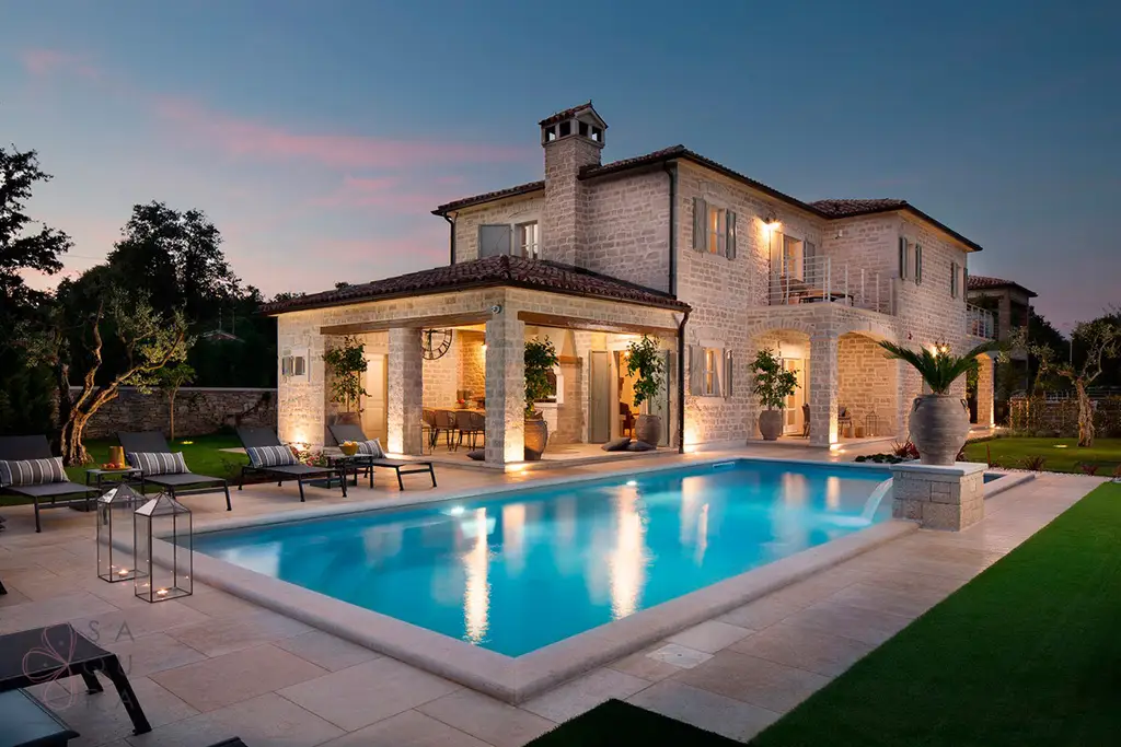 Steinvilla mit Pool in Kanfanar – Mediterraner Charme trifft modernen Luxus
