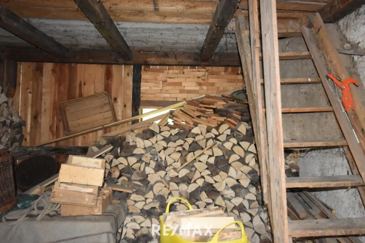 Holzlager Nebengebäude