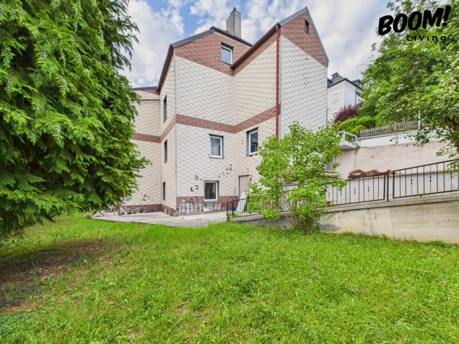 Attraktives, sanierungsbedürftiges Ein-/Mehrfamilienhaus mit viel Potenzial in Amstetten!