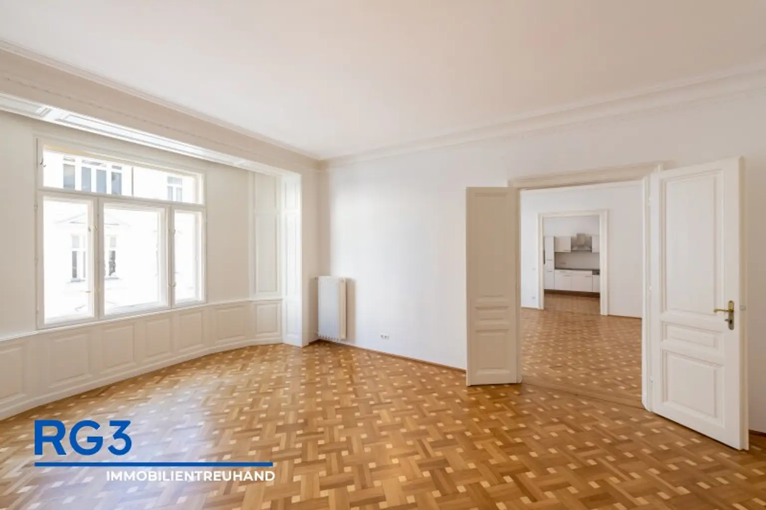 Repräsentative 5 Zimmer Wohnung mit Balkon