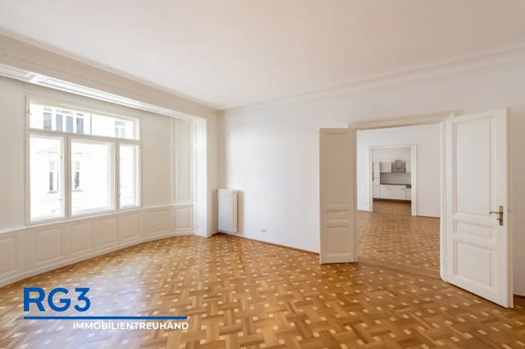 Repräsentative 5 Zimmer Wohnung mit Balkon