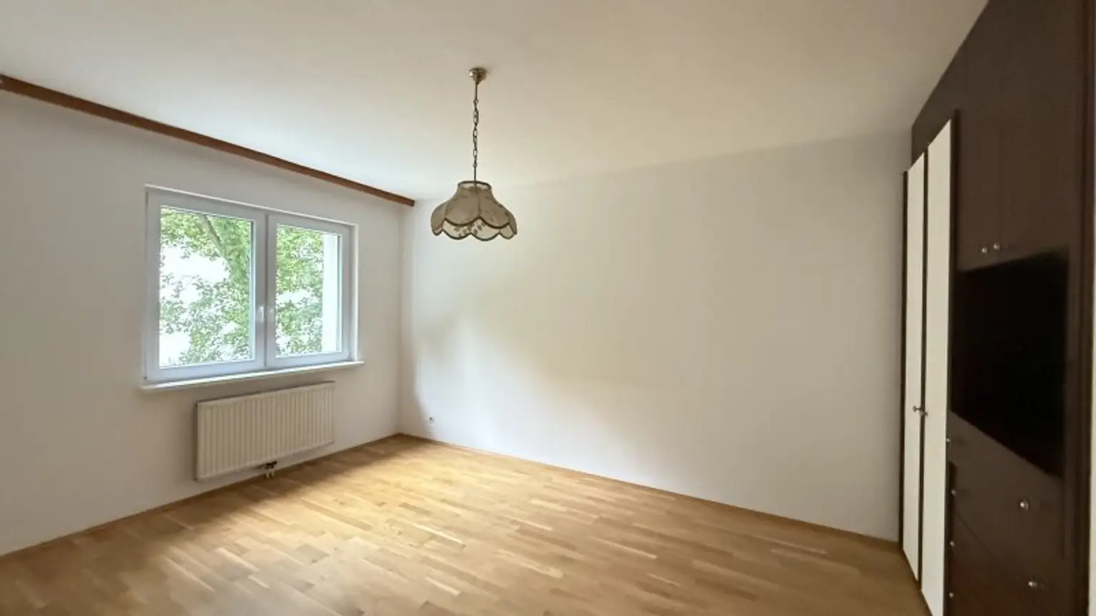 Familiewohnung in Ruhelage: 5-Zimmer mit separater Küche und Garagenstellplatz inklusive nahe Setagayapark