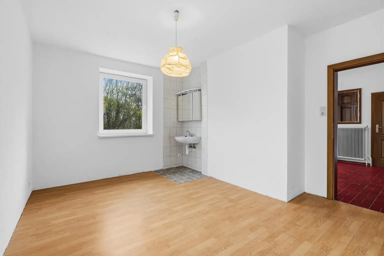 Zimmer mit Waschgelegenheit