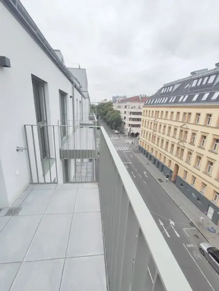 Modern wohnen in Meidling! Neubau 2-Zimmer-Erstbezug mit Balkon im 5. Liftstock - Top62