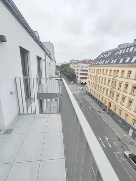Modern wohnen in Meidling! Neubau 2-Zimmer-Erstbezug mit Balkon im 5. Liftstock - Top62