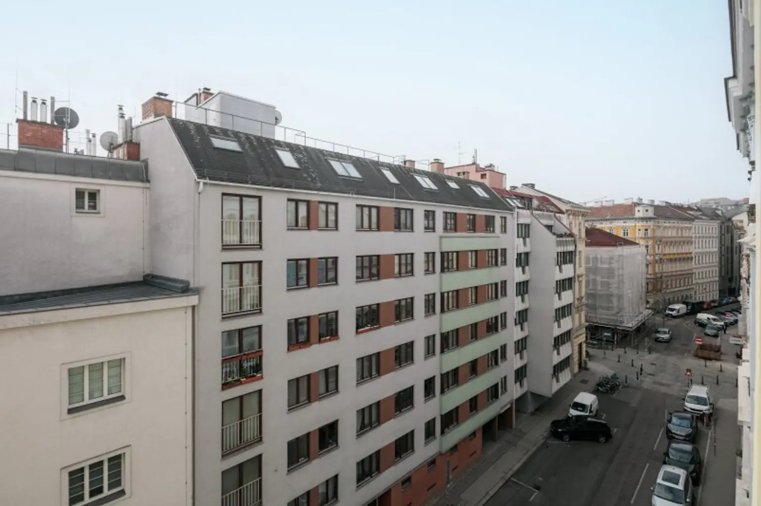 Aussicht straßenseitig in Richtung Servitengasse