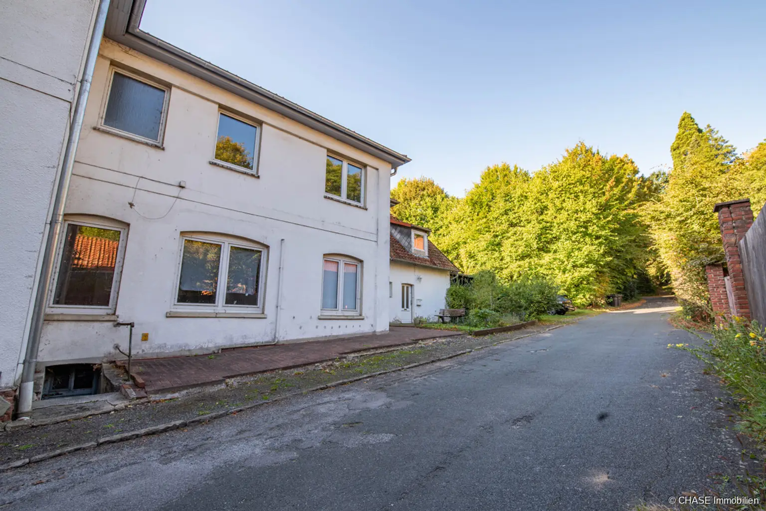Hausfront, Wohnstraßenseitig 2