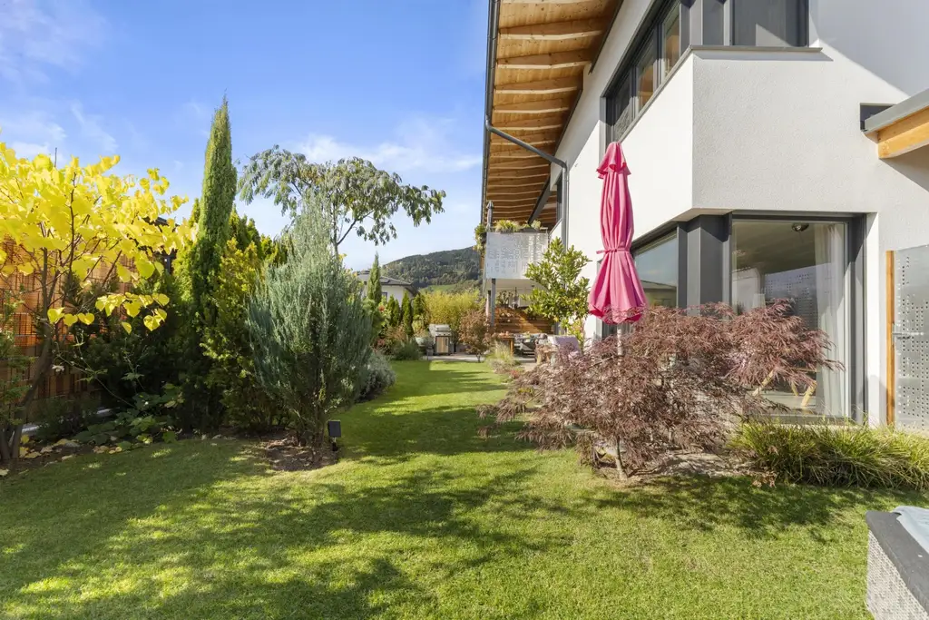 Exklusive Maisonette mit Gartenrefugium und Penthouse Panoramaterrasse - Minuten vom Millstätter See – Ihr Ort der Ruhe, Kraft und Lebensfreude