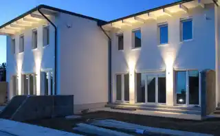 Nachtblick zur Terrasse