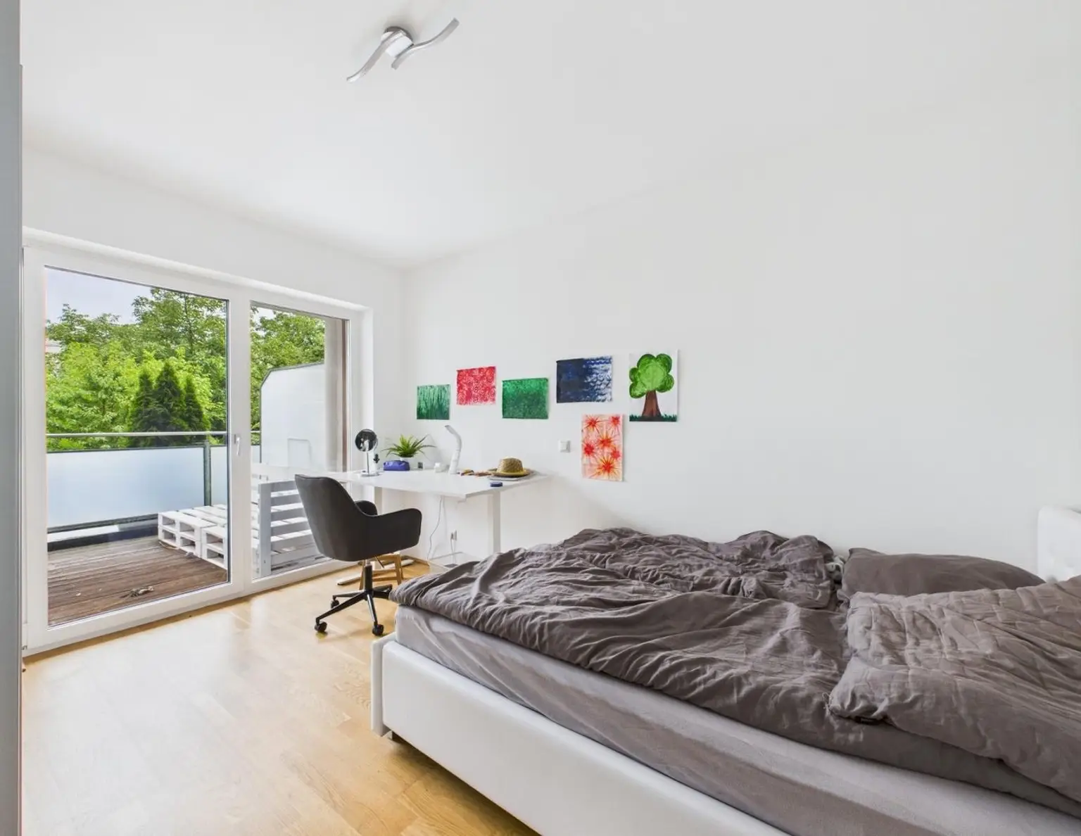 LINZ (FROSCHBERG): TOP-MIETWOHNUNG (4 Zimmer) ca. 98,57 m² WFL. - XL Terrasse/Loggia ca. 33,41m²