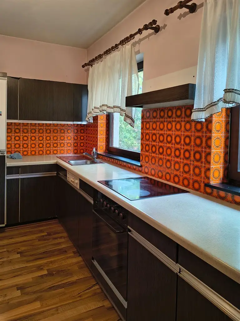 2380 Perchtoldsdorf/Nähe Wiener Stadtgrenze: Einfamilienhaus - Ruhig gelegenes, sonniges 1020m² Grundstück mit hohem Potenzial