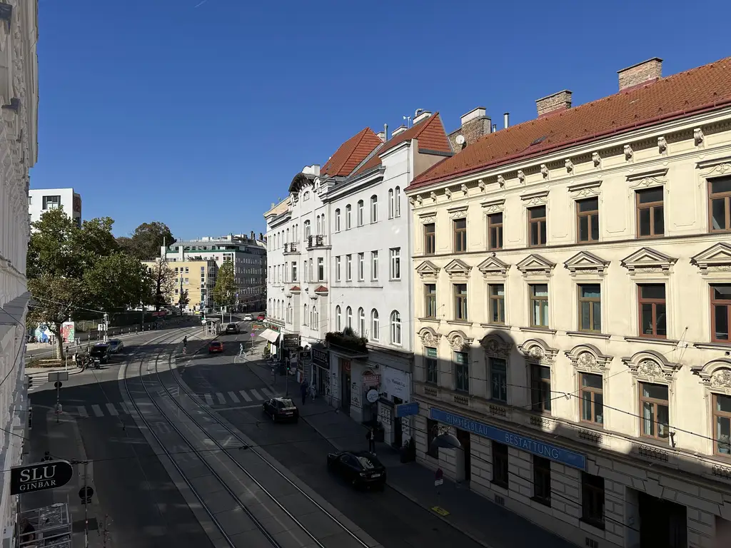 Altbautraum mit Balkon
