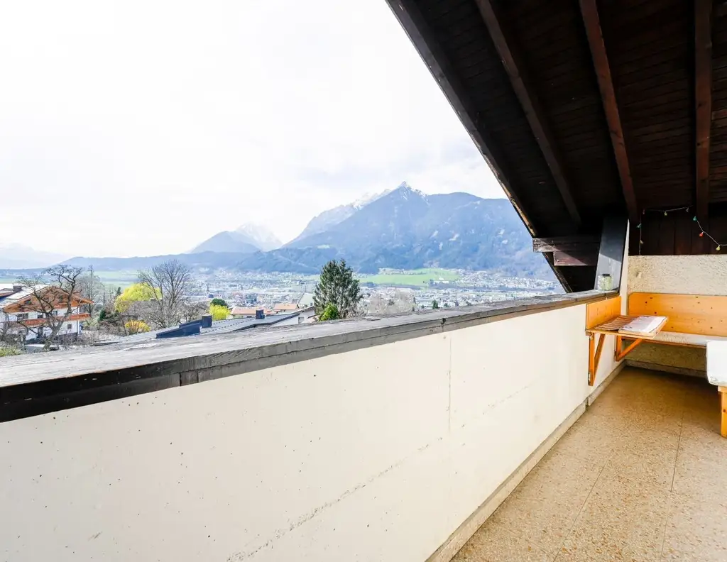 Besondere lichtdurchflutete 4-Zimmer-Dachgeschosswohnung mit Panoramablick über Schwaz