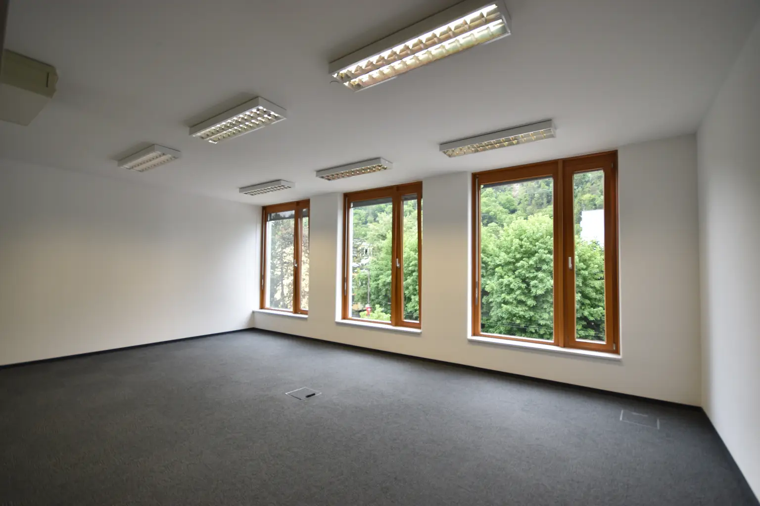 "SCHALLMOOS - Helle Büroetage im Business Boulevard"