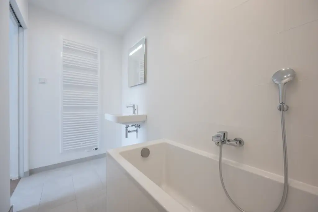 ++MOLLARD 50++ außergewöhnliche 3-Zimmer-Wohnung mitten im Herzen der Stadt (1/24)